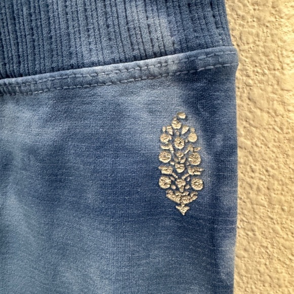 Free People Movement Good Karma Blue White Tie Dye High Rise Yoga Leggings M/L - Picture 5 of 15